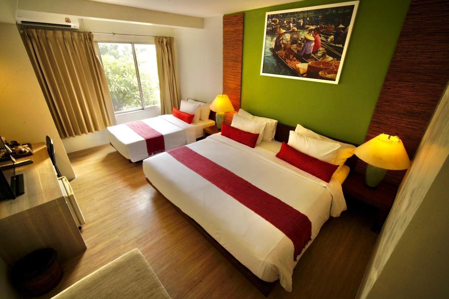 Family Room,1607225767:JPEG